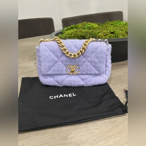 CHANEL 19 Flap Bag Quilted Tweed Lilac - Picture 14 of 14